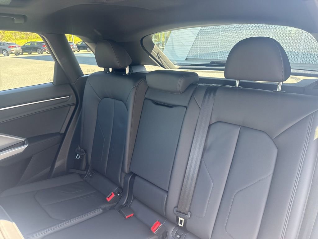 Used 2025 Audi Q3 2.0T Premium w/ Convenience Package AWD/4WD image 23