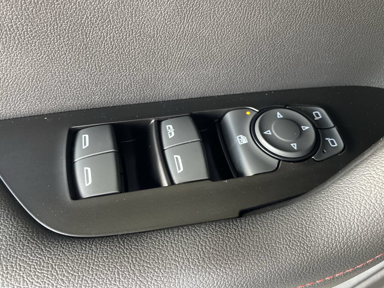 Used 2019 Chevrolet Blazer RS FWD image 23