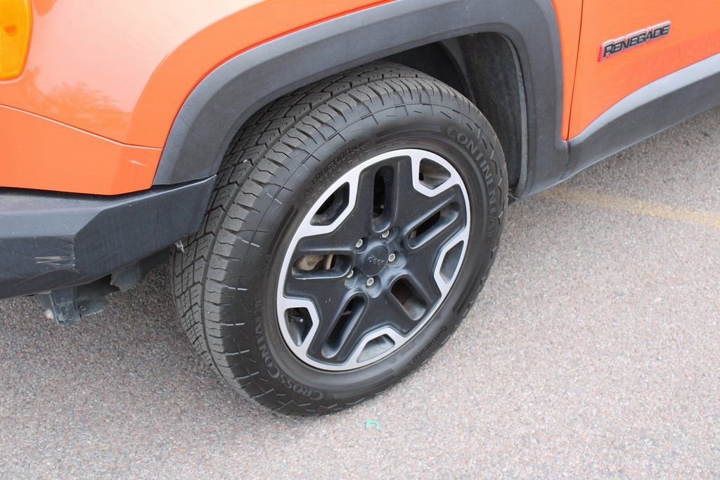 Used 2015 Jeep Renegade Trailhawk w/ Safety & Security Group I AWD/4WD image 12