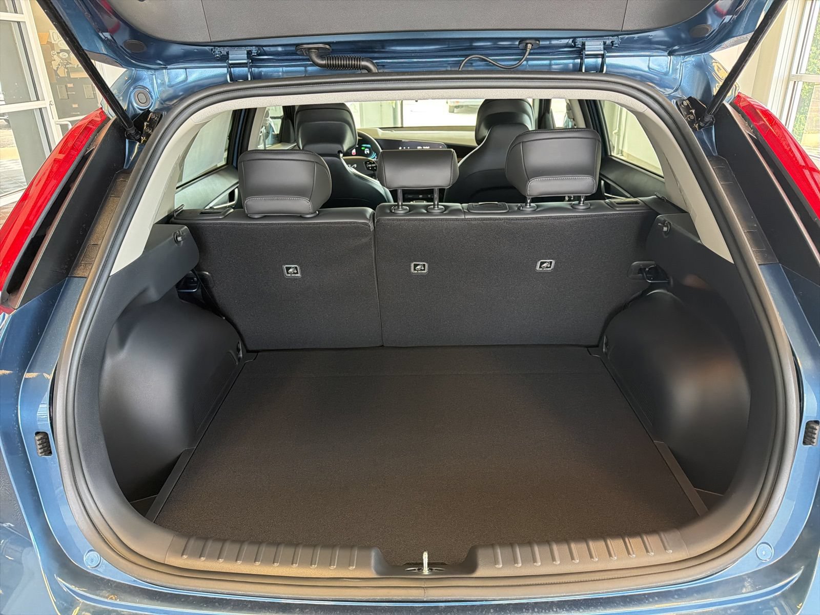 New 2026 Kia Niro EX FWD image 10