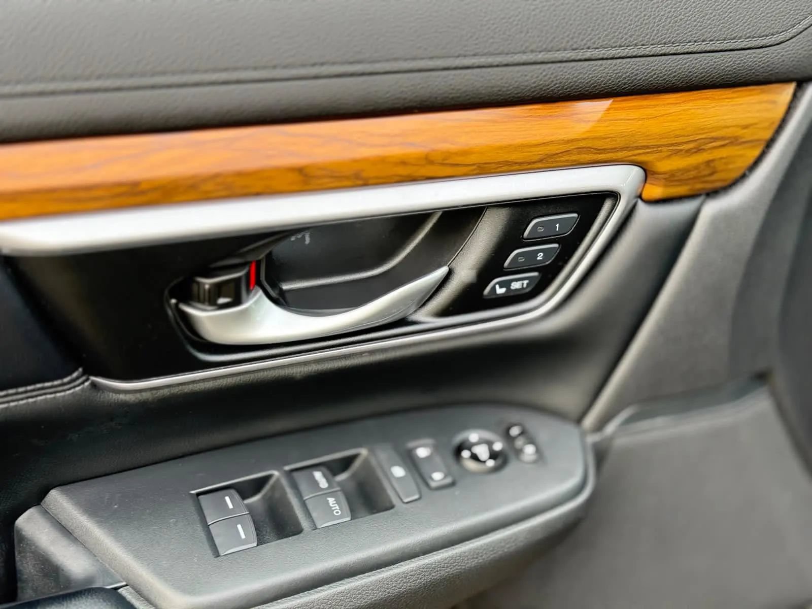 Used 2017 Honda CR-V Touring image 34
