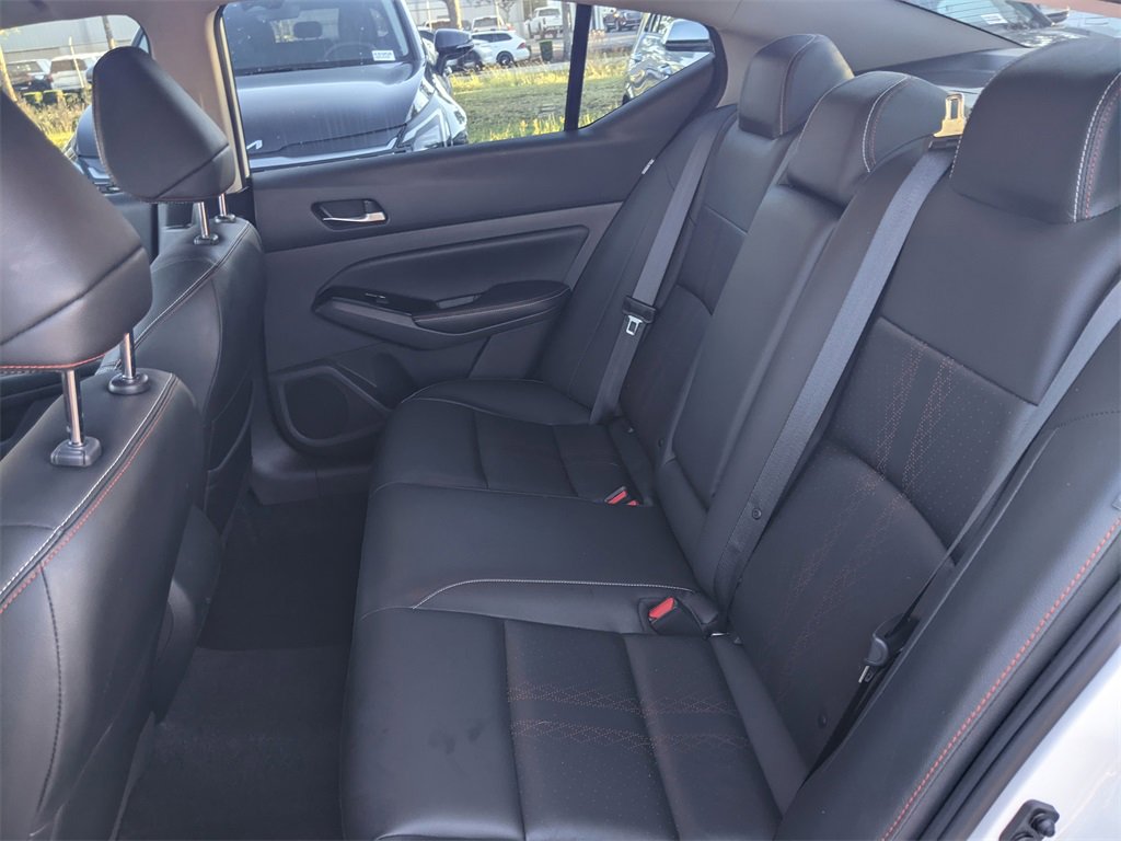 Used 2023 Nissan Altima 2.5 SR w/ SR Premium Package image 10