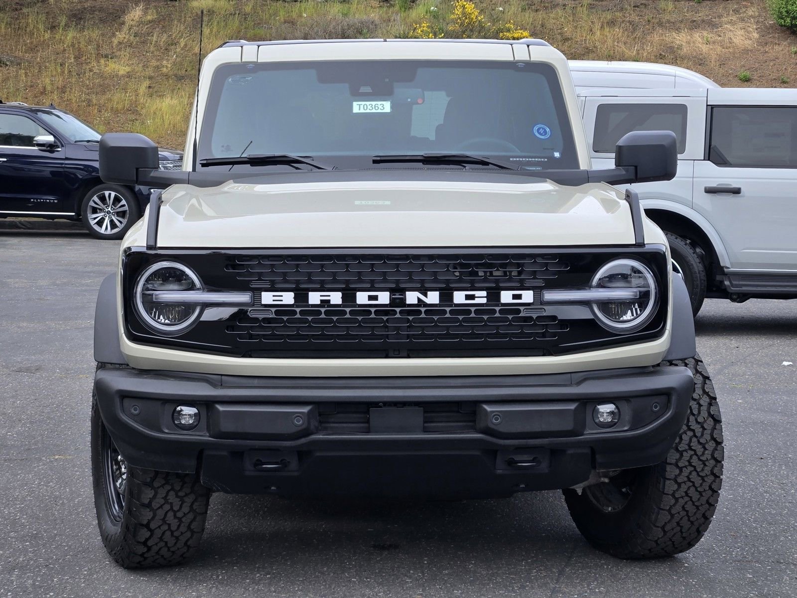 New 2026 Ford Bronco Outer Banks image 3