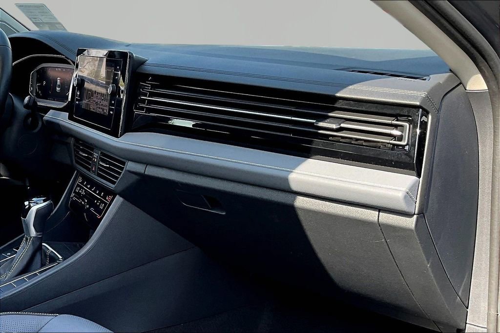 Used 2025 Volkswagen Jetta SEL image 24