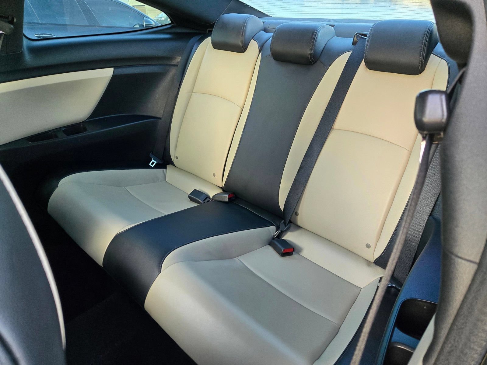 Used 2017 Honda Civic EX-L image 10