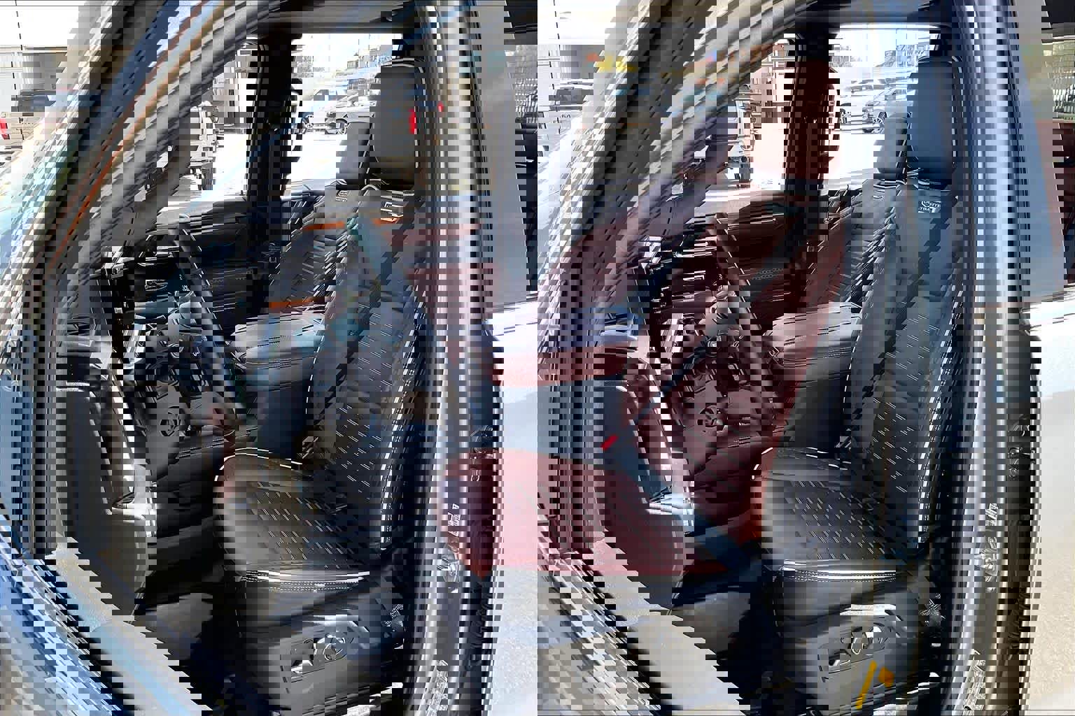 Used 2025 GMC Sierra 1500 Denali Ultimate image 8