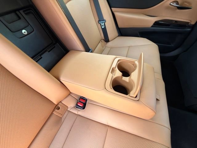 Used 2025 Lexus ES 300h F Sport w/ Accessory Package (Z1) FWD image 35