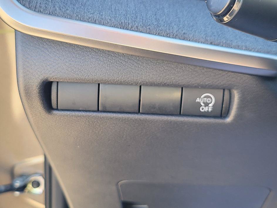 Certified 2025 Nissan Kicks SV w/ Charging Package FWD image 23