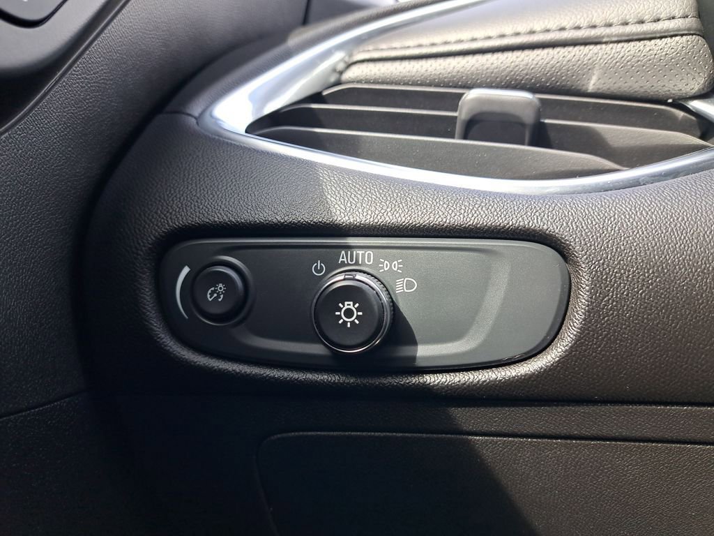 Used 2024 Chevrolet Malibu LT FWD image 24