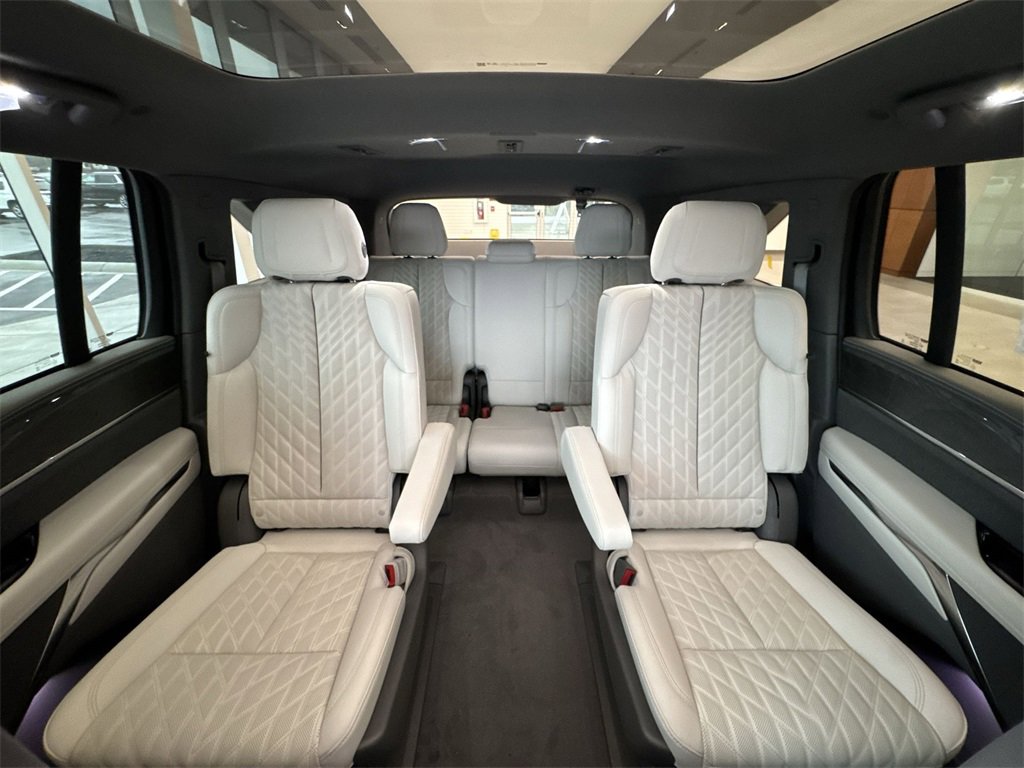 New 2025 Cadillac Escalade IQ Luxury 1 w/ Smart Trailering package image 23