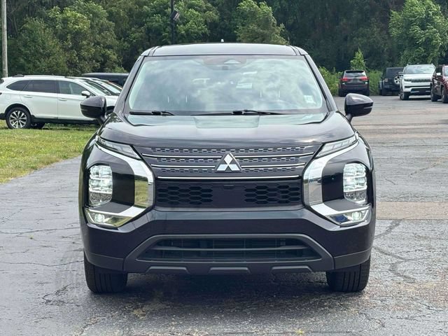 Used 2023 Mitsubishi Outlander ES FWD image 24