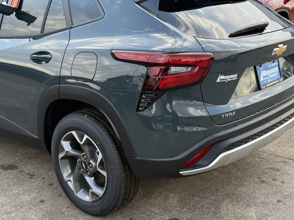 New 2026 Chevrolet Trax LT w/ Sunroof Package image 15