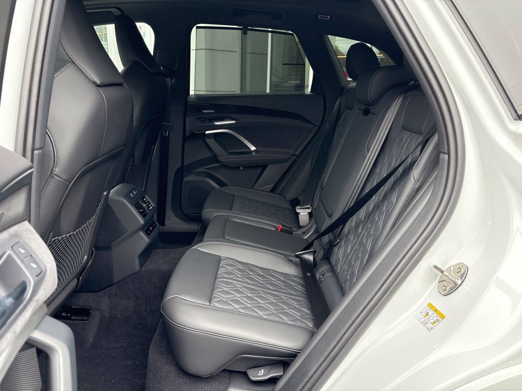 New 2026 Audi SQ5 Prestige AWD/4WD image 32