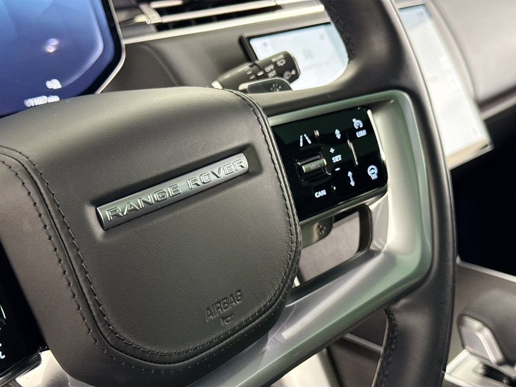 Used 2025 Land Rover Range Rover SE AWD/4WD image 19