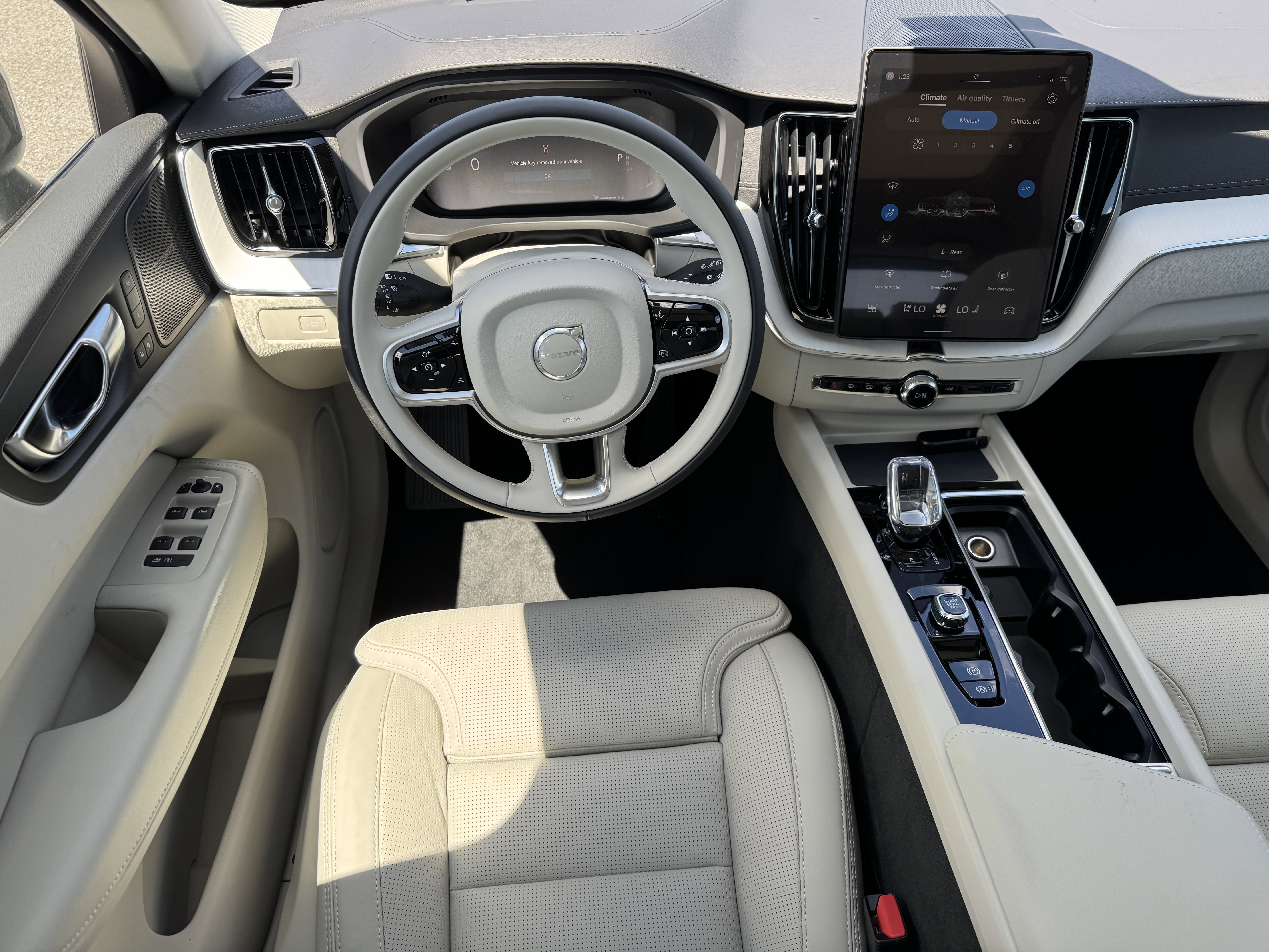 New 2026 Volvo XC60 B5 Ultra w/ Protection Package image 13