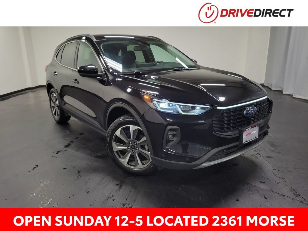 Used 2024 Ford Escape Platinum AWD/4WD image 1