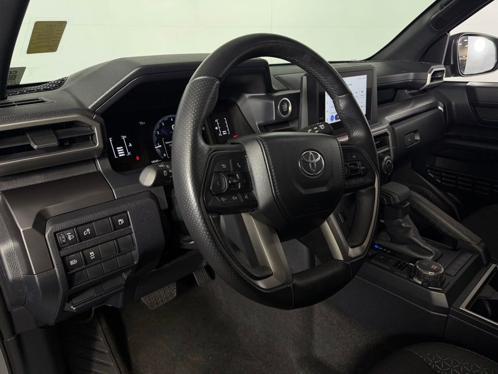 Used 2025 Toyota 4Runner SR5 AWD/4WD image 19