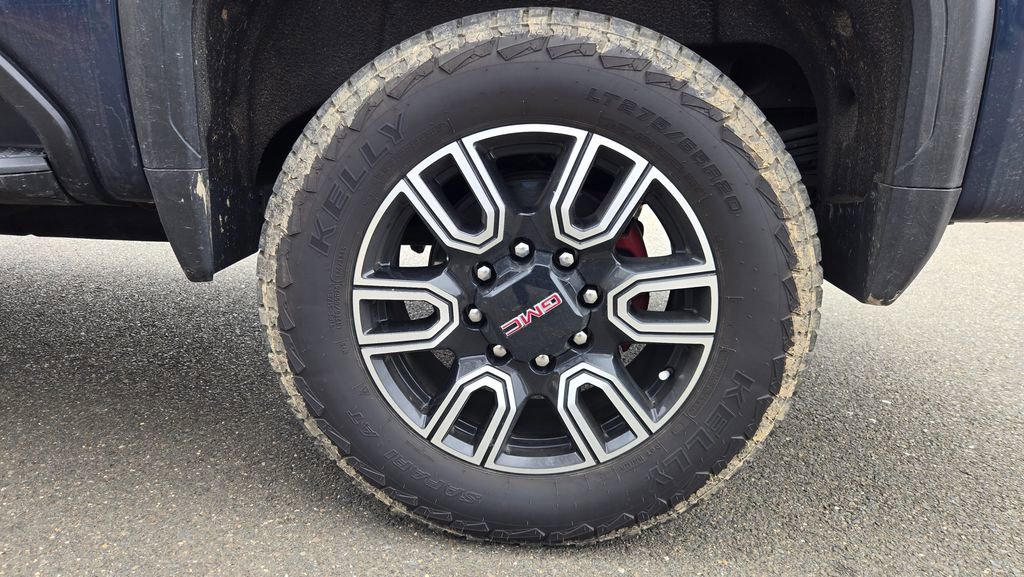 Used 2021 GMC Sierra 2500 AT4 w/ AT4 Premium Plus Package image 12