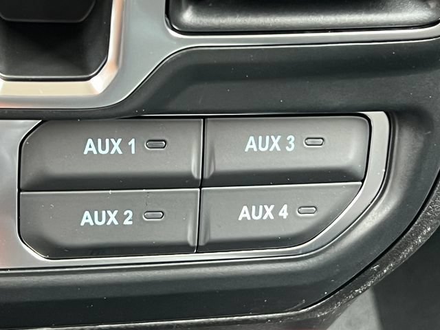 New 2026 Jeep Gladiator Mojave w/ Safety Group AWD/4WD image 39