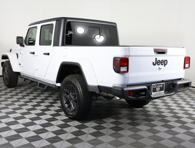 Used 2024 Jeep Gladiator Sport image 6