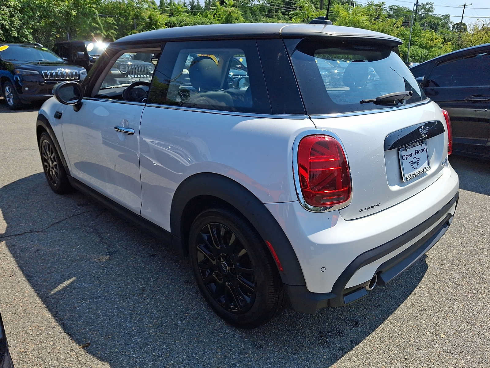 Used 2024 MINI Cooper 2-Door Hardtop FWD image 4