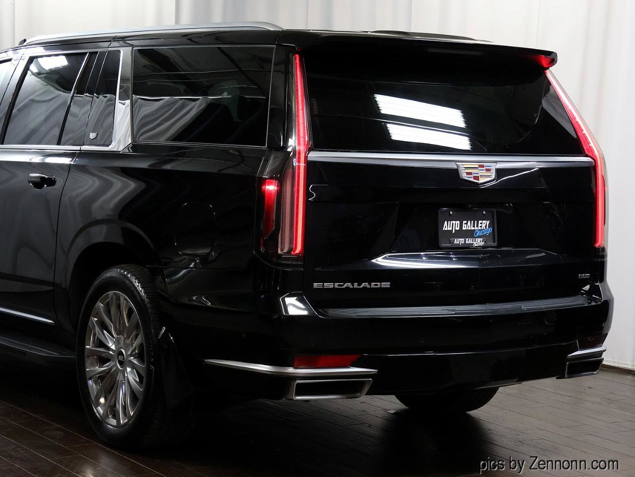 Used 2021 Cadillac Escalade ESV Premium Luxury w/ Driver Assist Tech Package AWD/4WD image 7