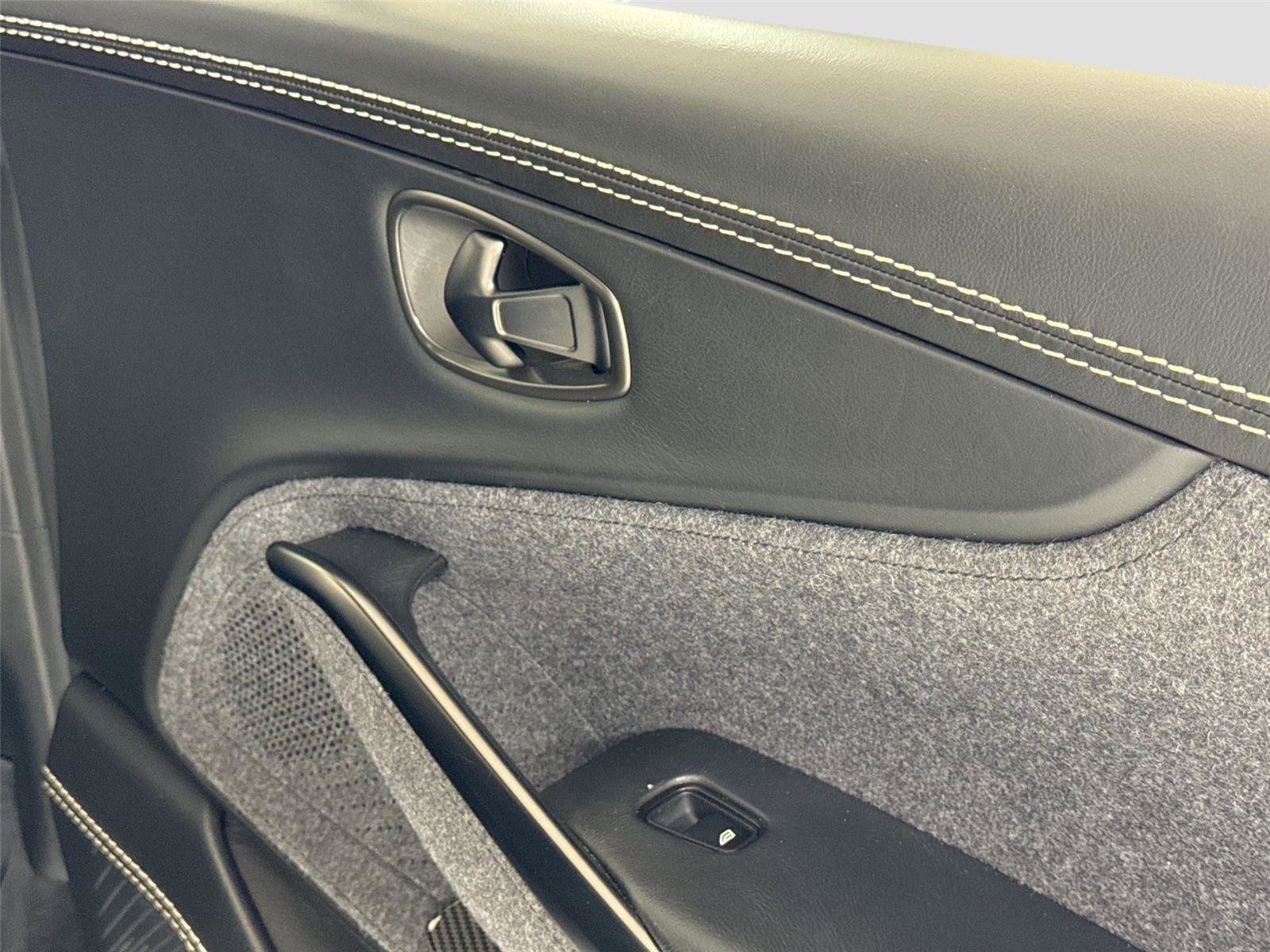 Used 2021 Aston Martin DBX image 37