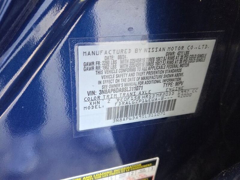 Used 2025 Nissan Kicks SR FWD image 6