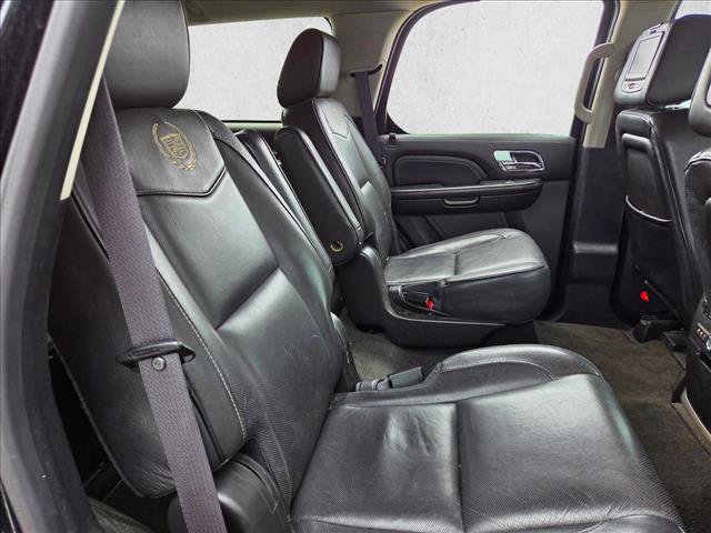 Used 2013 Cadillac Escalade Platinum AWD/4WD image 17