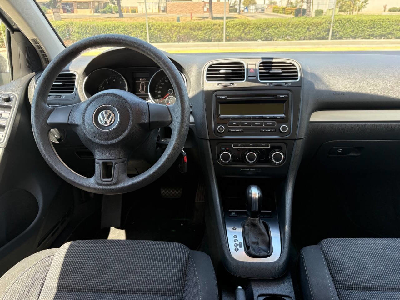 Used 2013 Volkswagen Golf 4-Door FWD image 20