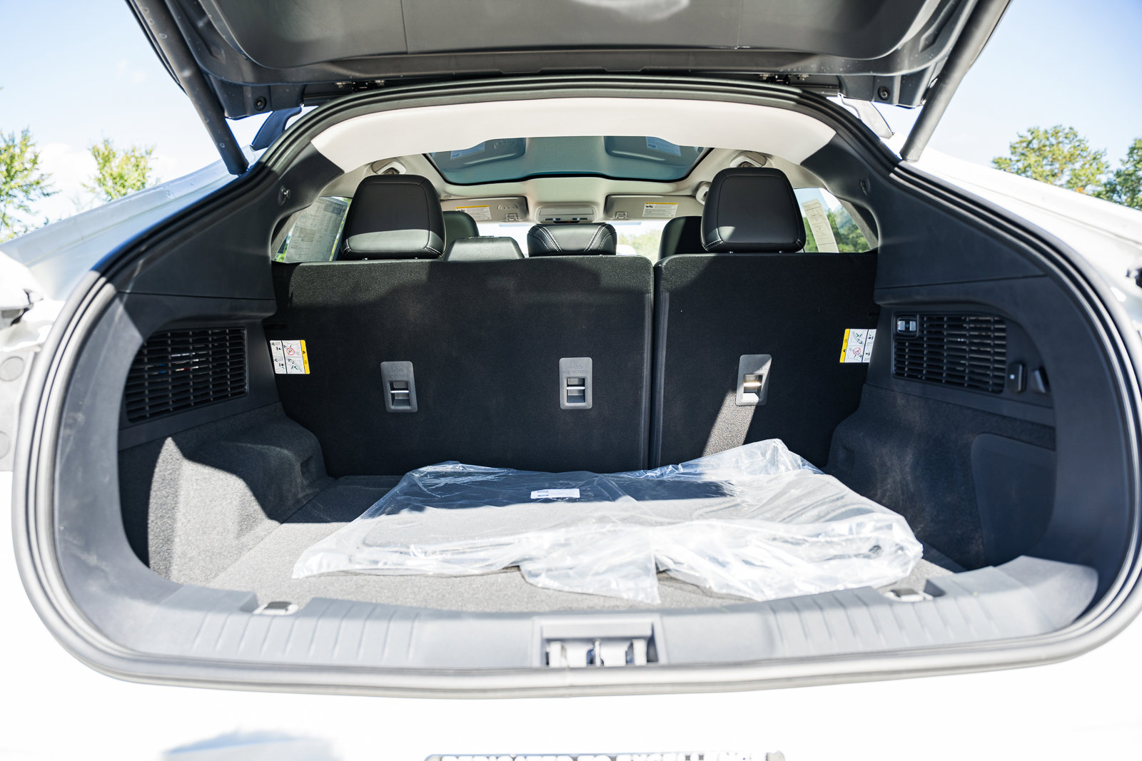 New 2025 Ford Mustang Mach-E Premium image 9