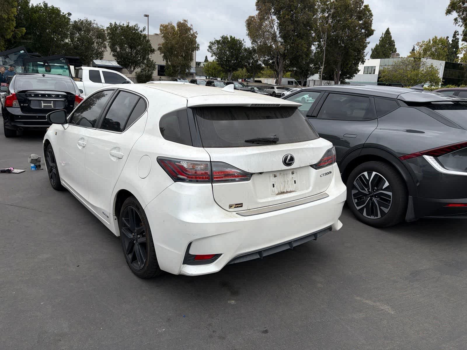 Used 2017 Lexus CT 200h w/ Navigation System Package FWD image 2