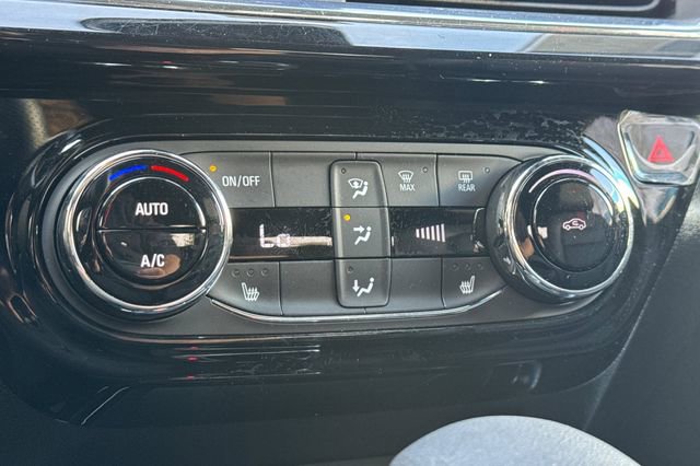 Certified 2025 Chevrolet Trax RS w/ Driver Confidence Package image 27