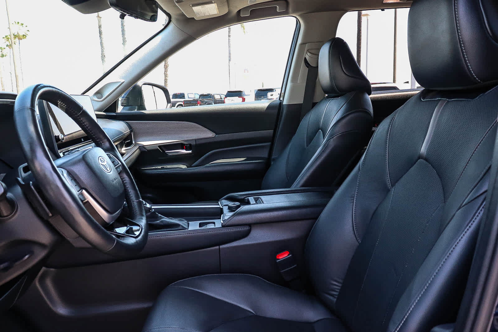 Used 2024 Toyota Grand Highlander AWD image 31