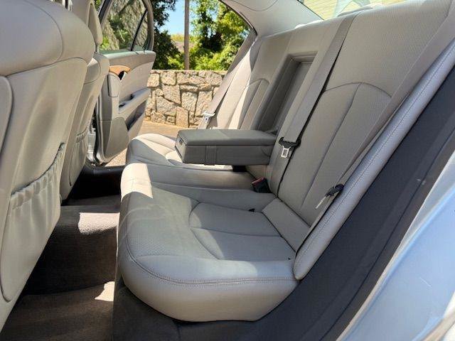 Used 2007 Mercedes-Benz E 350 Sedan image 16