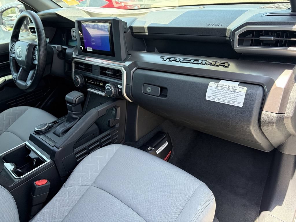 Certified 2025 Toyota Tacoma SR5 AWD/4WD image 18