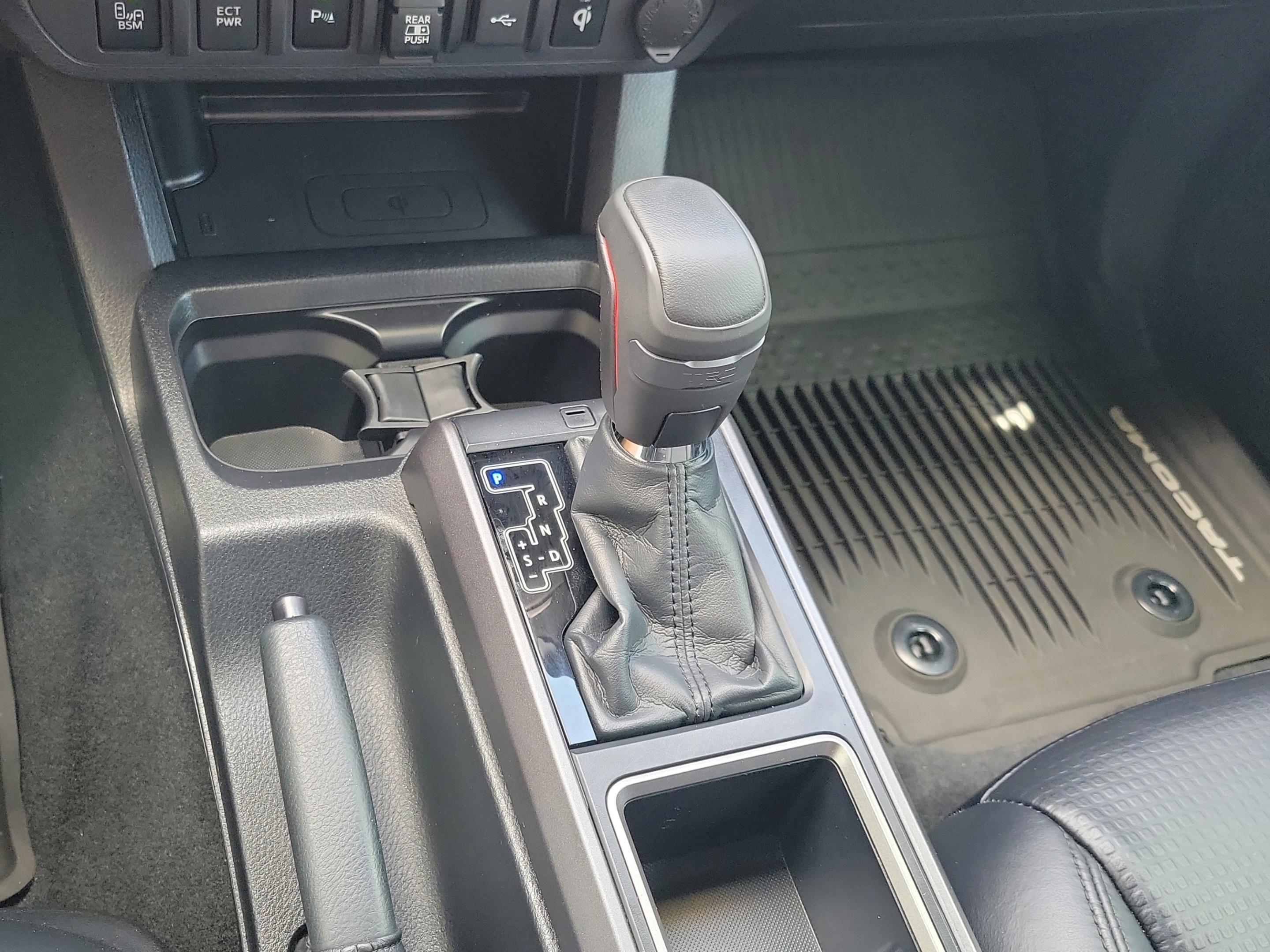 Used 2020 Toyota Tacoma TRD Sport w/ TRD Premium Sport Package AWD/4WD image 30
