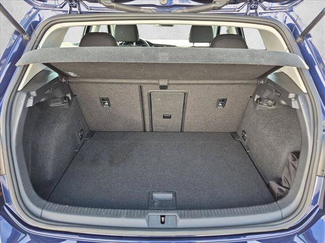 Used 2018 Volkswagen e-Golf SE w/ DC Fast Charging Package FWD image 6