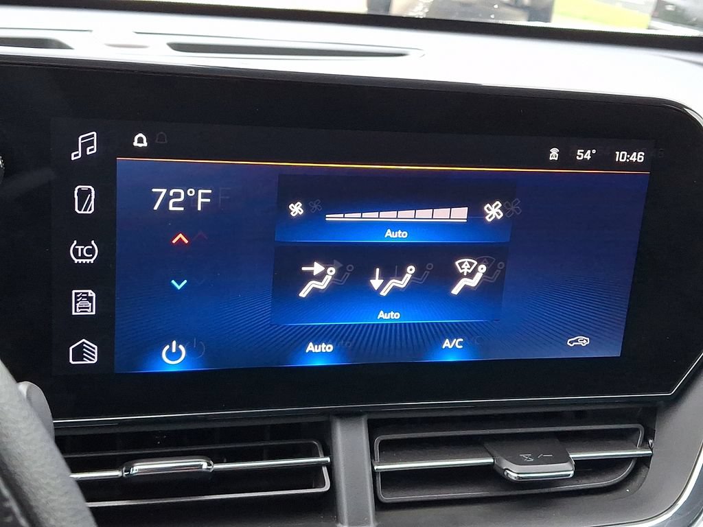 Used 2025 Chevrolet Trax LT FWD image 19
