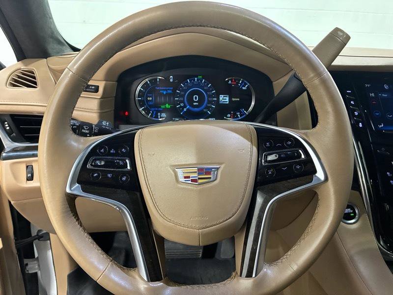 Used 2018 Cadillac Escalade Platinum AWD/4WD image 11