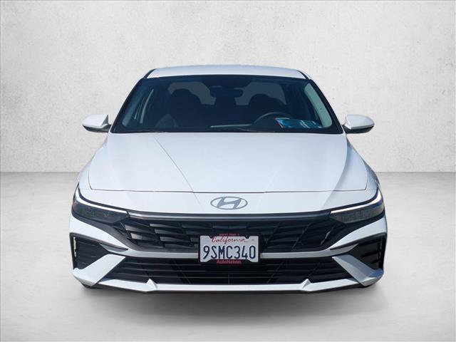 Used 2025 Hyundai Elantra SE FWD image 2