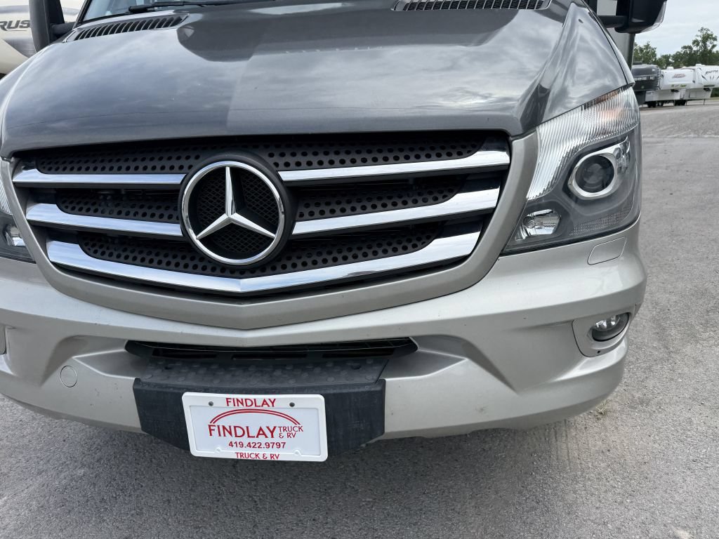 Used 2018 Mercedes-Benz Sprinter 3500 image 4