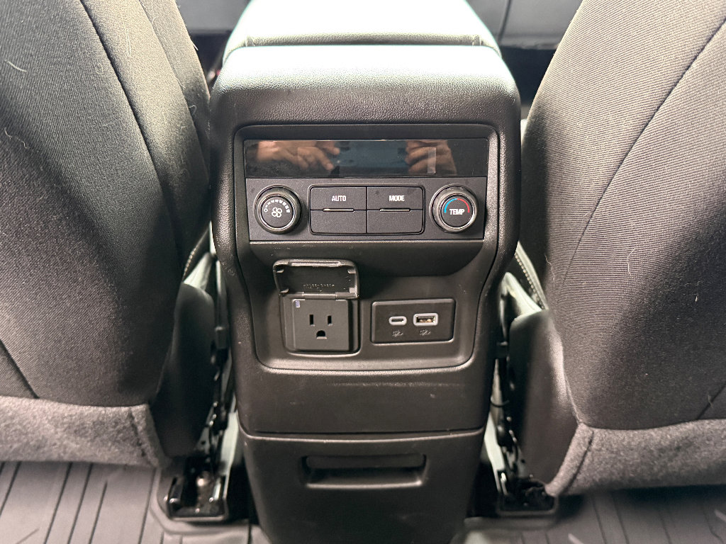 Used 2023 GMC Acadia SLE w/ Driver Convenience Package image 14