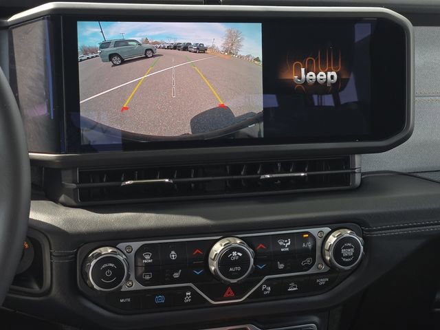 Used 2025 Jeep Wrangler Unlimited Sahara w/ Safety Group image 21