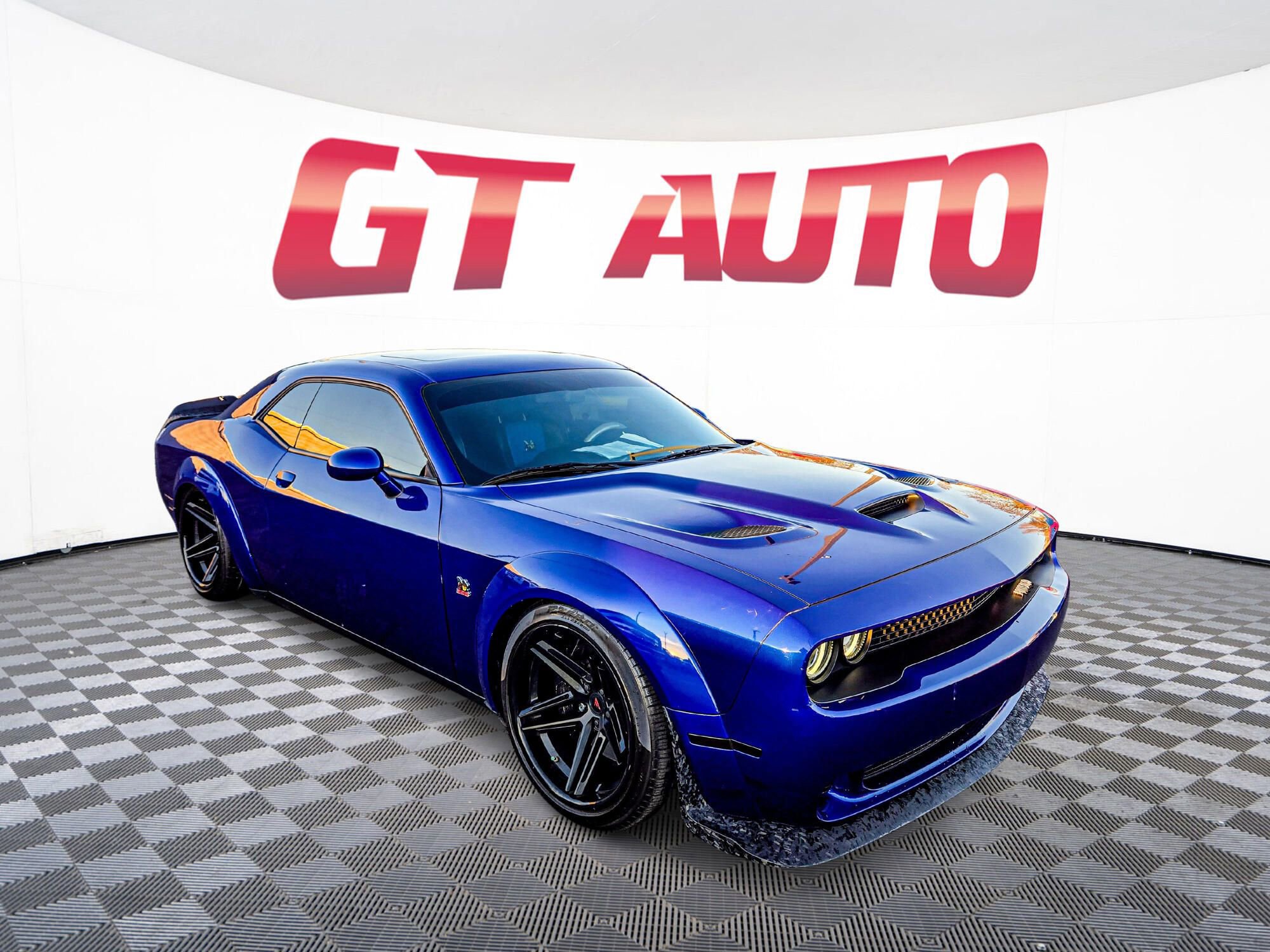 Used 2020 Dodge Challenger R/T Scat Pack image 1