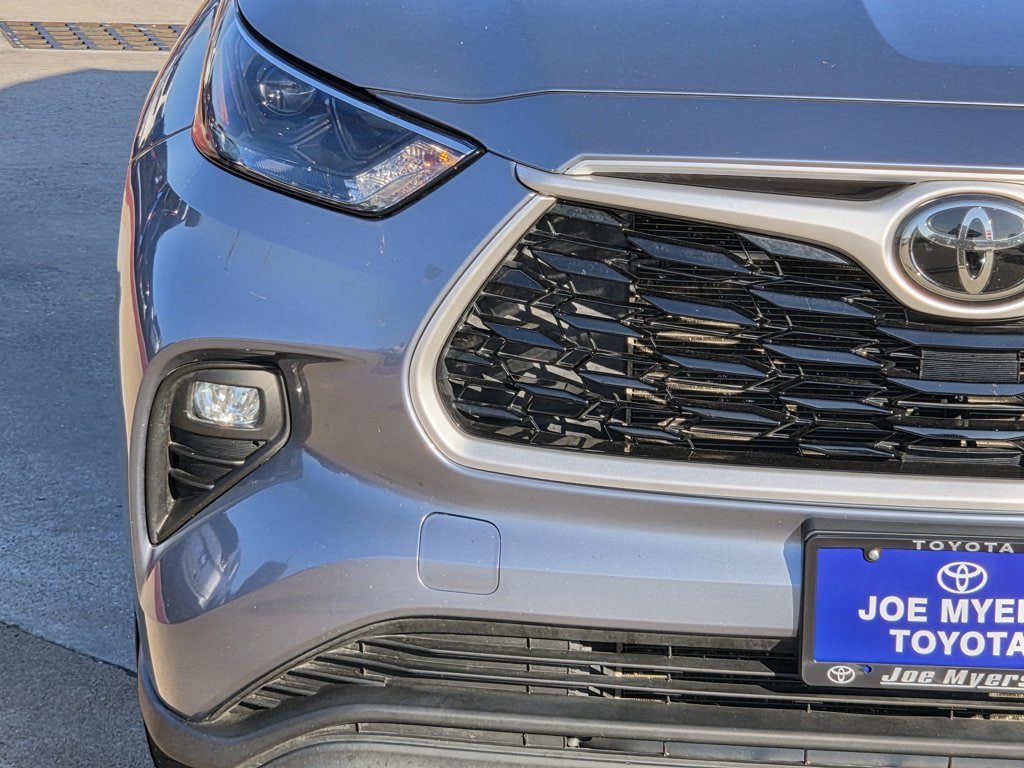 Used 2022 Toyota Highlander XLE FWD image 5