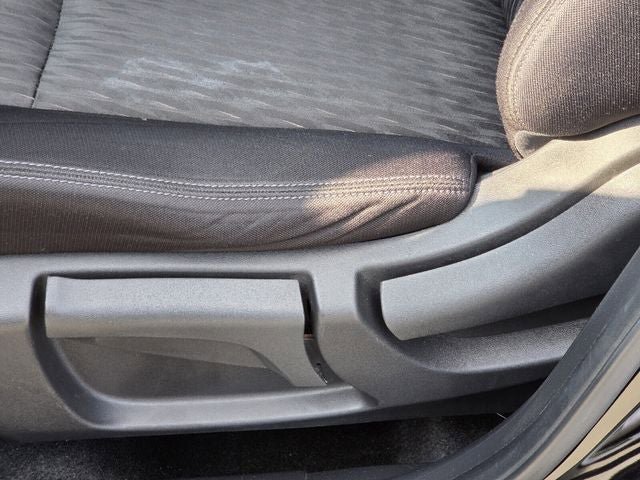 Used 2019 Nissan Rogue S w/ Special Edition Package FWD image 9