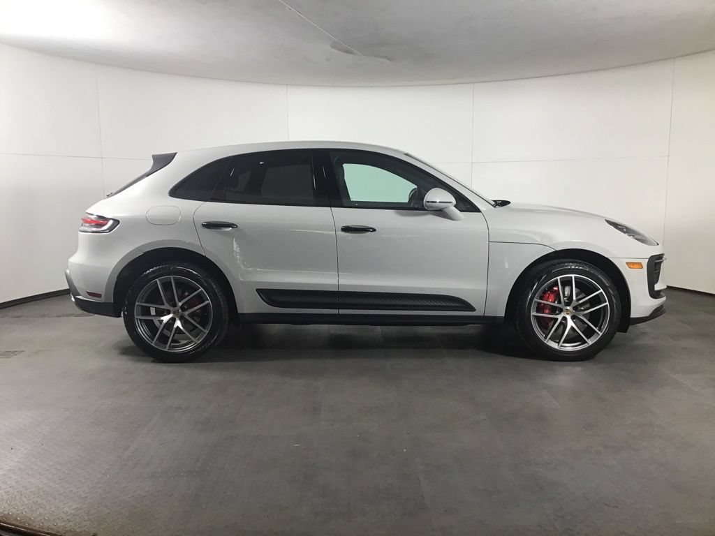 Certified 2023 Porsche Macan S AWD/4WD image 8