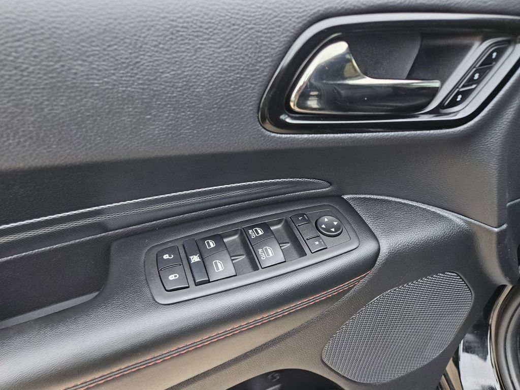 Used 2025 Dodge Durango GT AWD/4WD image 15