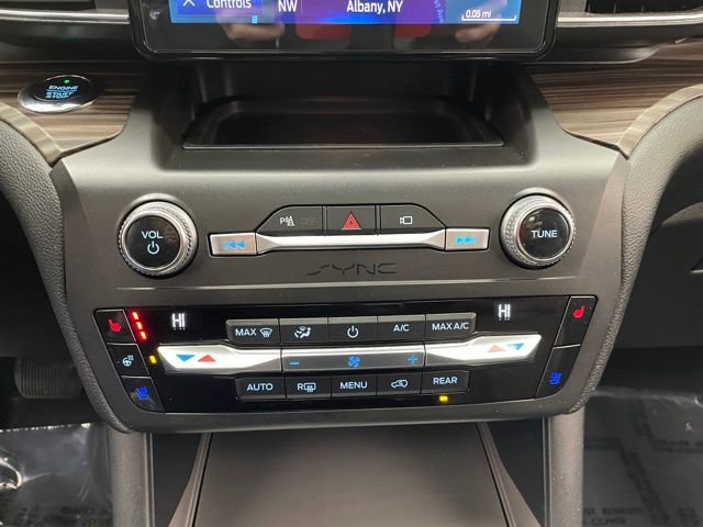 Used 2020 Ford Explorer Limited AWD/4WD image 7